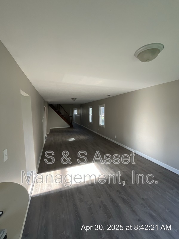 Building Photo - 1015 Lenore Ave