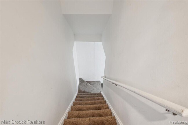 Building Photo - 1131 Indianwood Trail