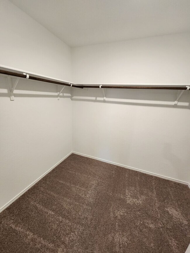 Building Photo - 4-bed, 2-bath gem in Hidden Trails- Bulverde TX- 4/2/2-6013 Companion Loop