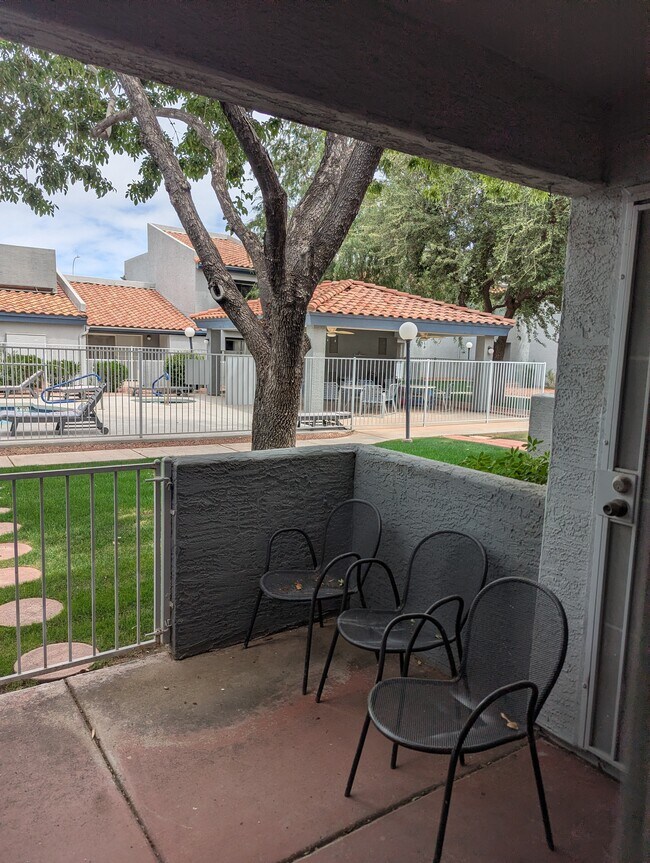 Building Photo - Unit 1006