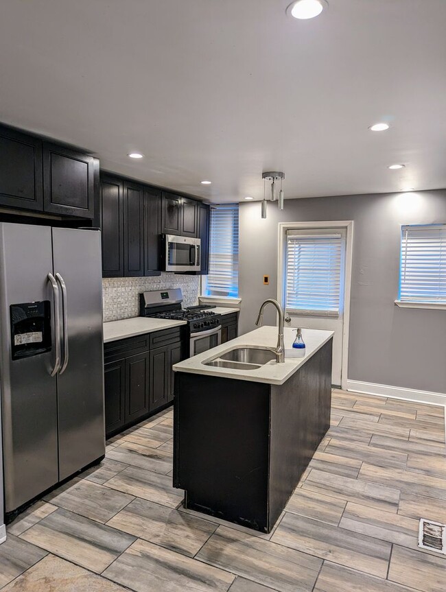 Primary Photo - Cozy West Philly Home 4br/2.5ba w/ Hardwoo...