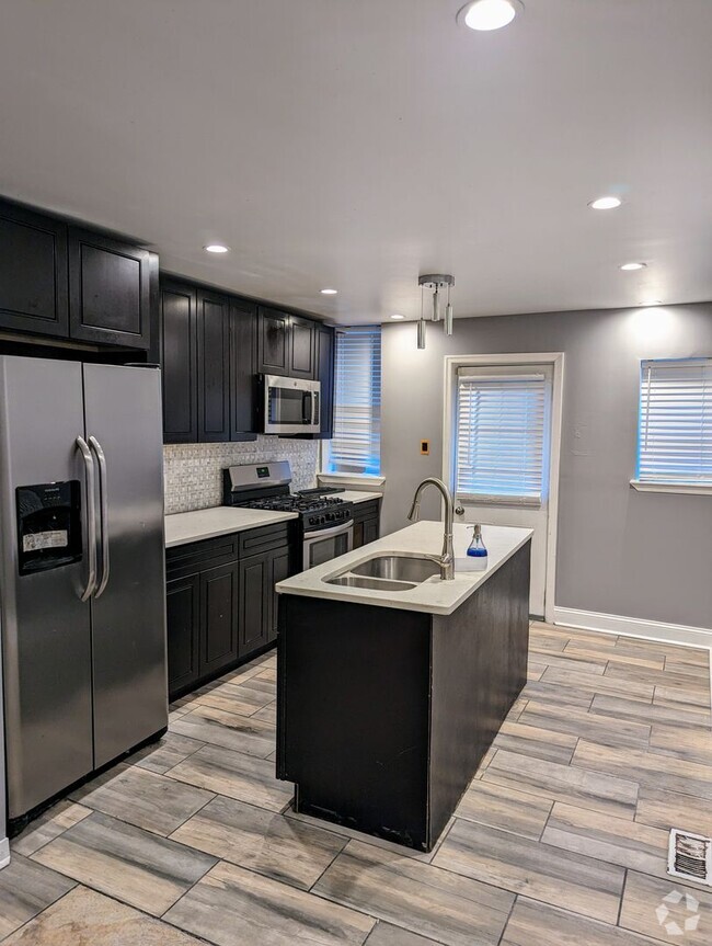 Building Photo - Cozy West Philly Home 4br/2.5ba w/ Hardwoo...