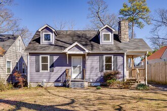 Building Photo - Newly Renovated 3BR/1BTH with Loft for Rent!