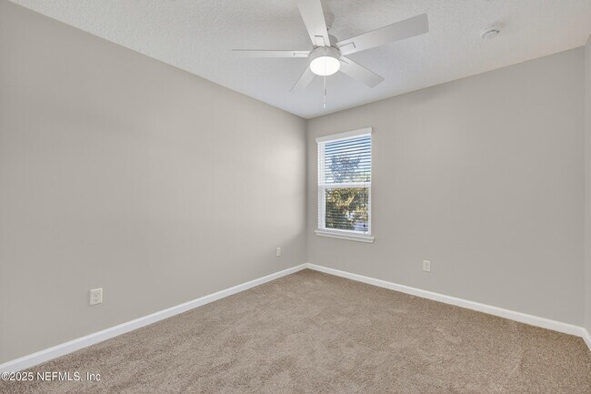 Building Photo - 3910 Buckthorne Dr