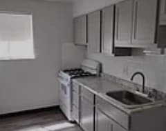 Building Photo - Affordable two-bedroom apartment!