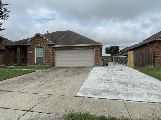 Building Photo - 6721 Dungeoness Dr
