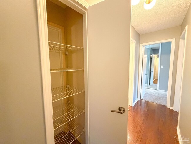 Building Photo - 2299 Scenic Hwy