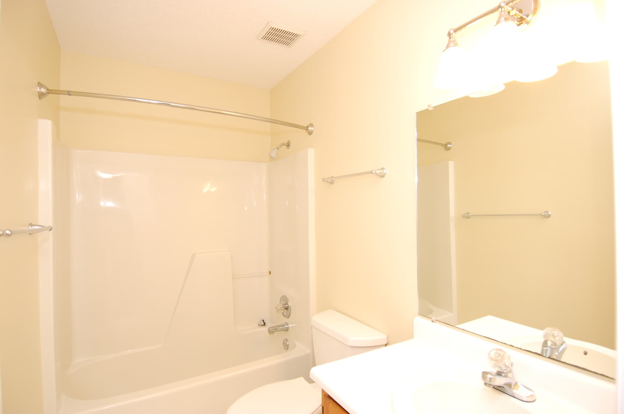 Building Photo - 705 S Hughes St