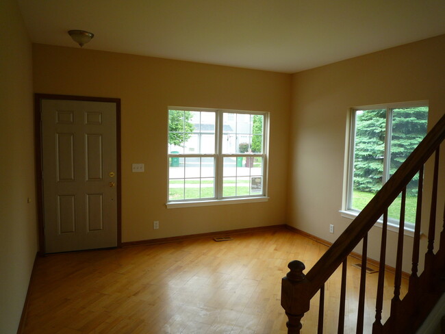 Building Photo - 14039 S Oakdale Cir