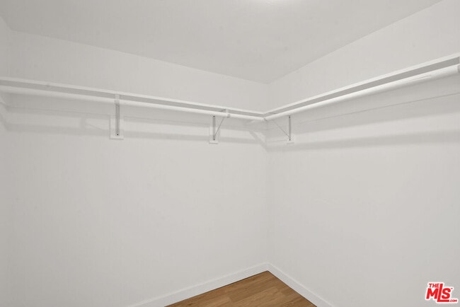 Building Photo - 2619 Carmona Ave