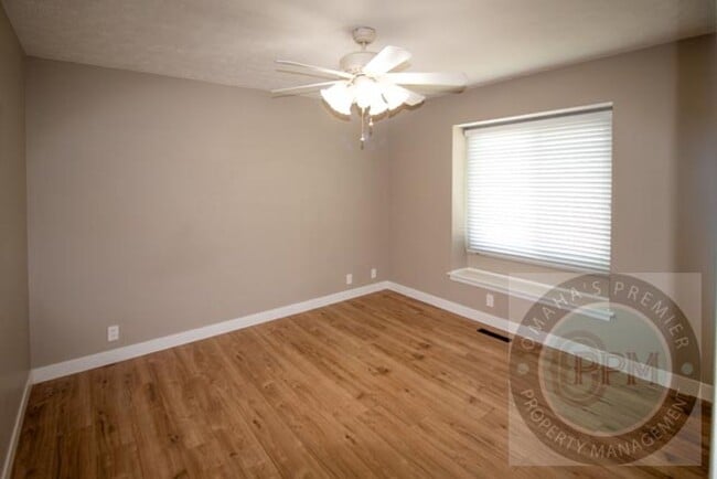 Building Photo - Fall Move in Special $800.00 off Deposit!!...