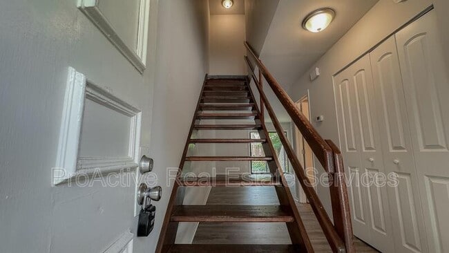 Building Photo - 1373 E Tanners Creek Dr
