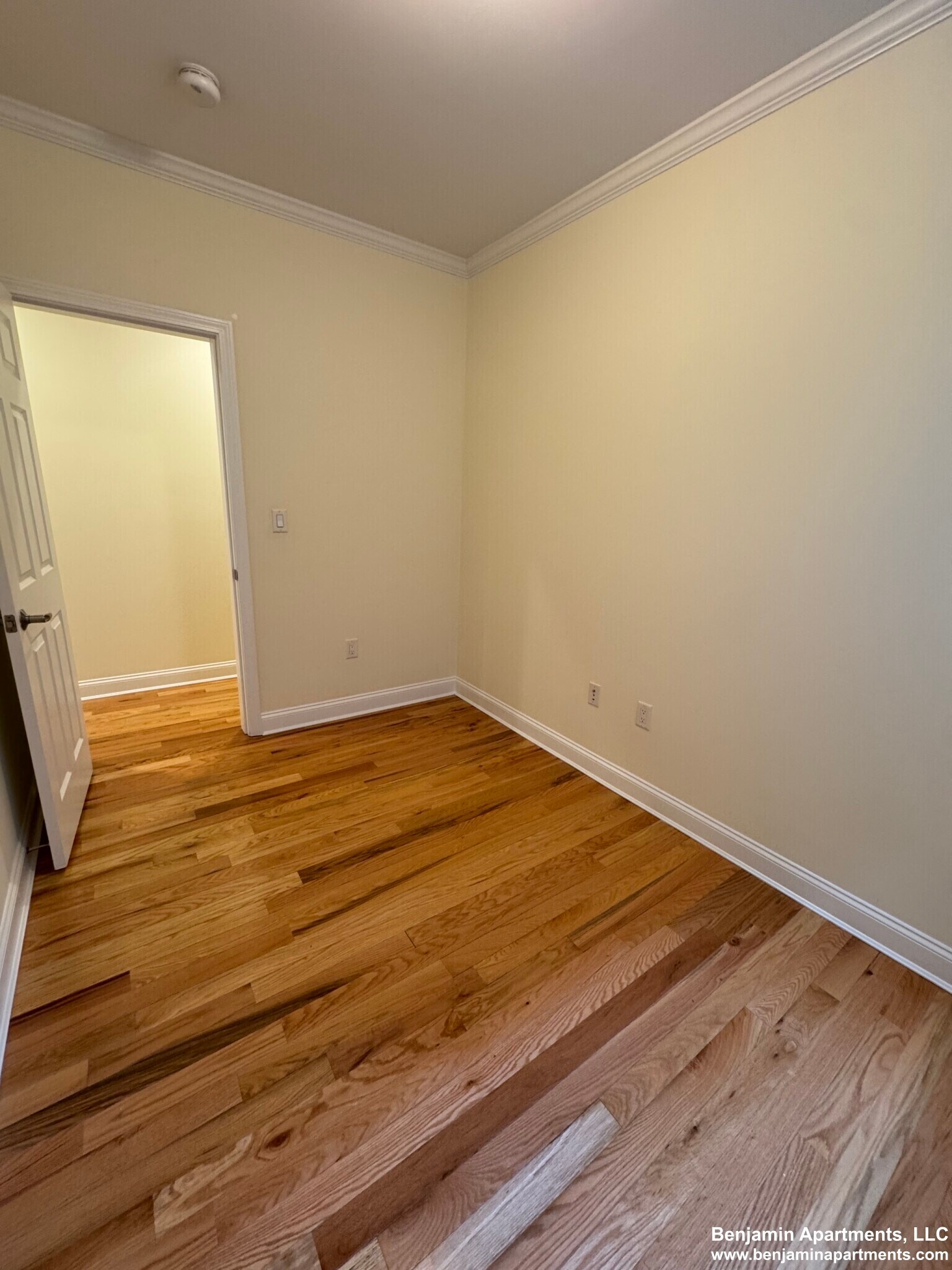 Building Photo - 5 Chauncy St