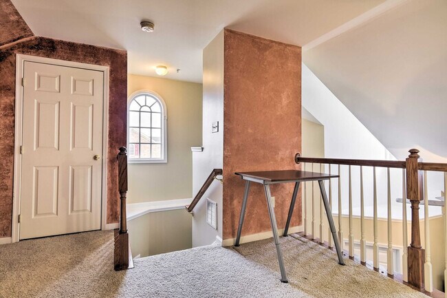 Building Photo - 5077 Cameo Terrace