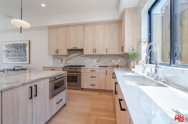 Building Photo - 11653 Missouri Ave