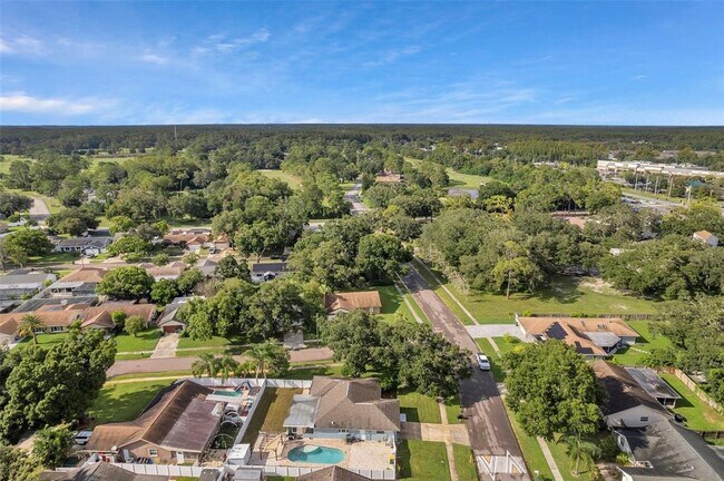 Building Photo - 1520 Windmill Pointe Rd