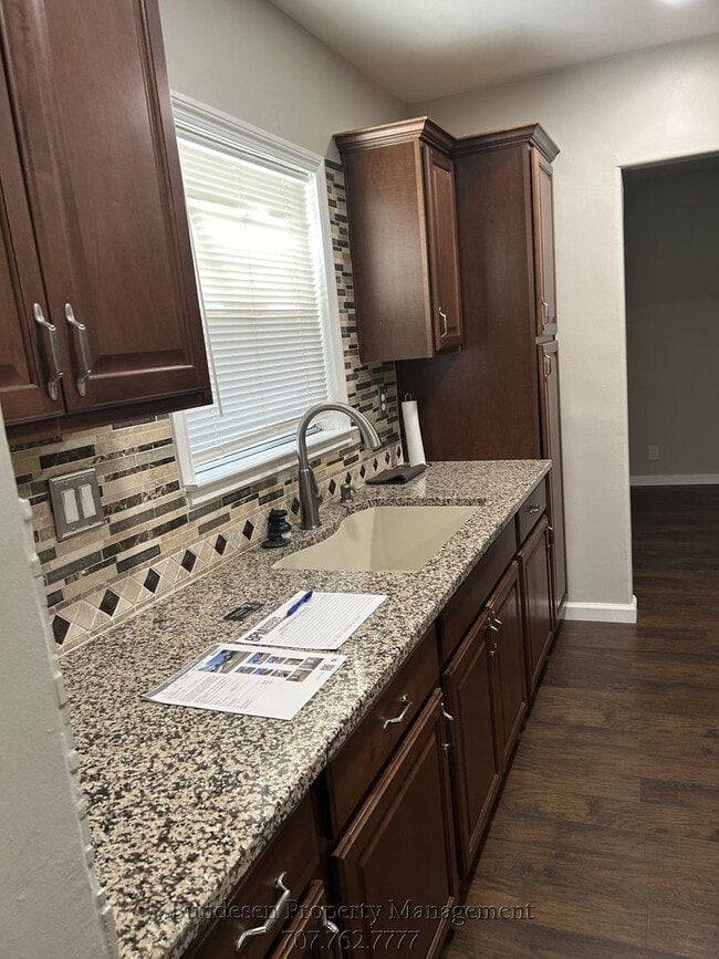 Building Photo - 409 N Washington St