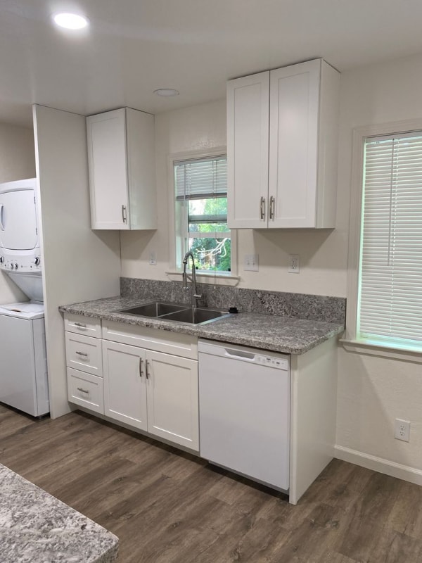 Building Photo - 734 W 3rd St