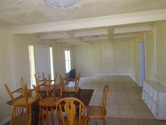 Building Photo - 7350 Santa Fe Dr
