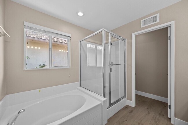 Building Photo - Beautiful detached condo in Painted Trails!