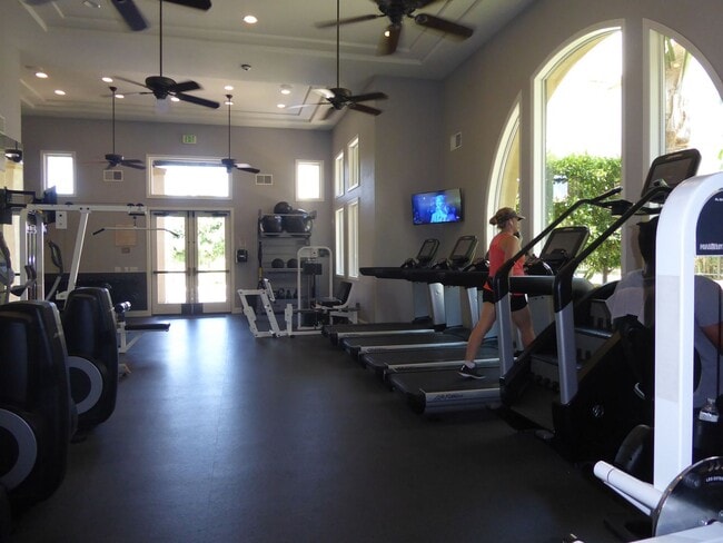 Building Photo - Conveniently located 3 BR, 3 Bath townhome in Coronado Ranch, close to everything.