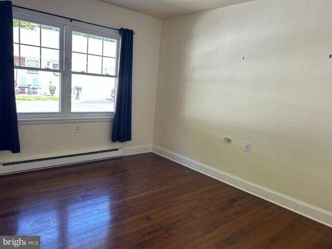 Building Photo - 246 Jefferson Ct