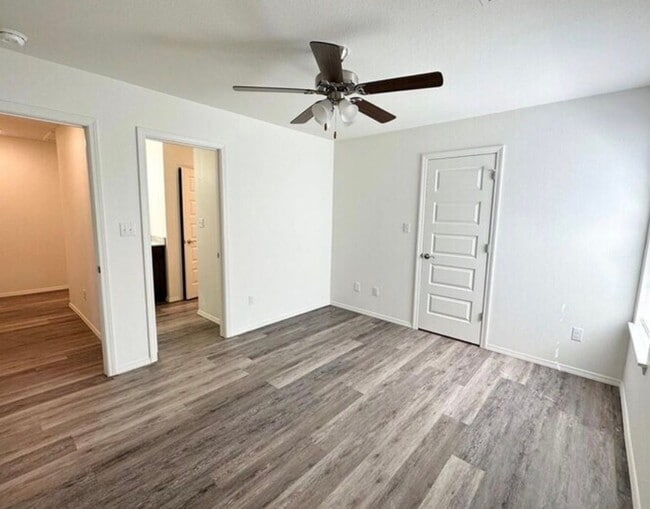 Building Photo - 4223 W Santa Fe St