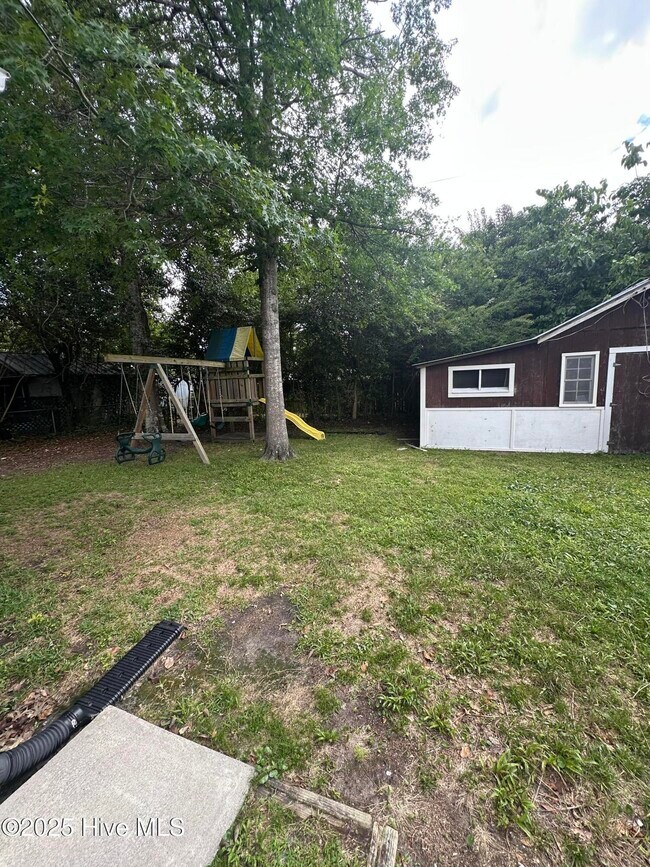 Building Photo - 512 Watson Ave