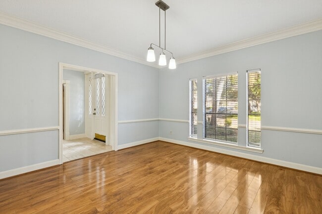 Building Photo - 14819 Walbrook Dr