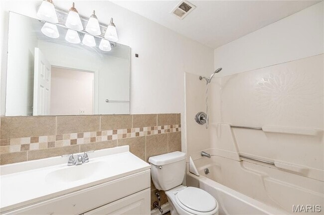 Building Photo - 3025 Pembroke Ln