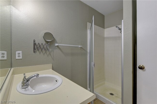 Building Photo - 820 N Sloan Ln
