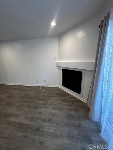 Building Photo - 5500 Owensmouth Ave