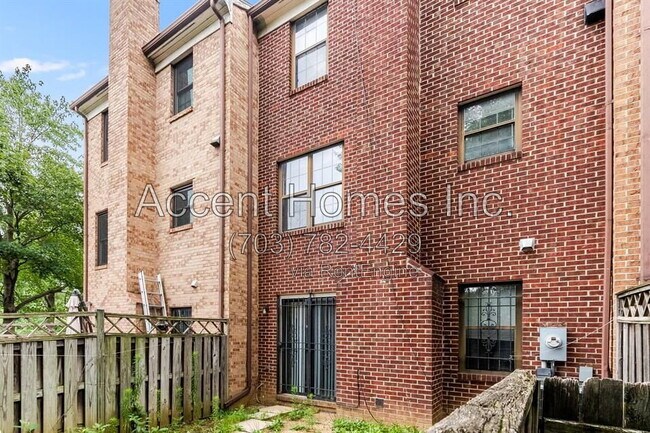 Building Photo - 5404 Barrister Pl