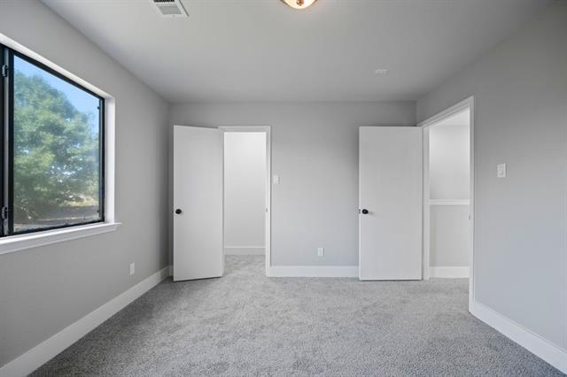 Building Photo - 2836 Grandview Dr
