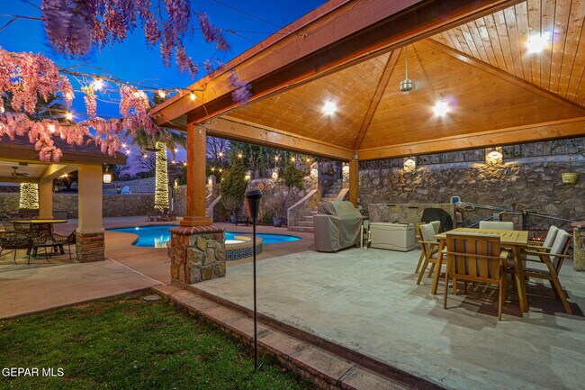 Building Photo - 1316 Hookridge Dr