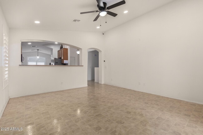 Building Photo - 4410 N 124th Ave