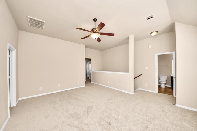 Building Photo - 3115 Lake Dr