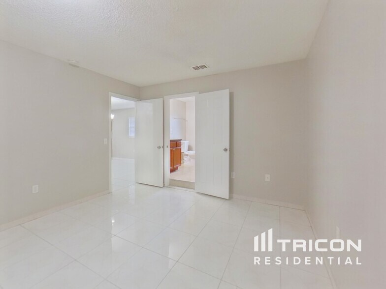 Building Photo - 7116 Green Needle Dr
