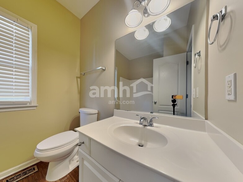 Building Photo - 178 Mirramont Lake Dr