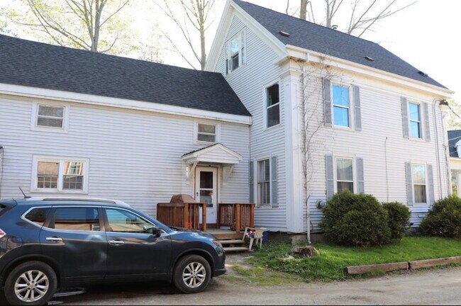 Building Photo - 124 School St