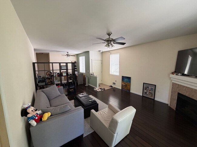 Building Photo - Private updated Large 2bed 2bath condo for rent!