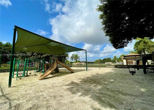Building Photo - 1021 Cedar Falls Dr