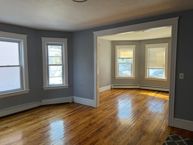 Building Photo - 143 Pilgrim Ave