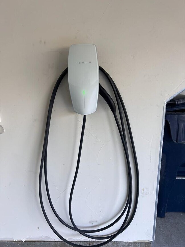 Building Photo - 1010 Mud Pie Ln