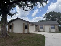 Building Photo - 3 Bed, 2 Bath, NEW Tile Floors, Fenced Yard-Close to Maitland Center