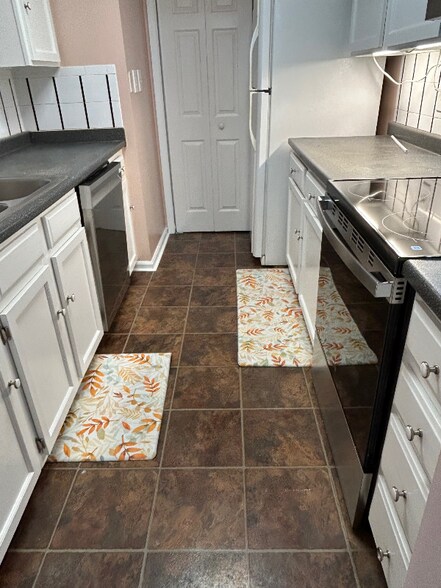 Building Photo - 13116 Shadyside Ln