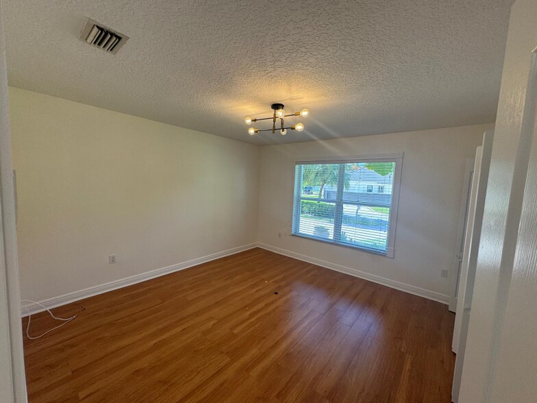 Building Photo - 10840 SW 139th Rd