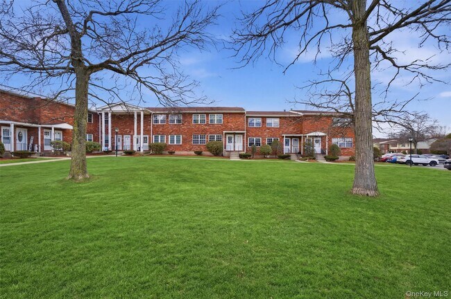 Building Photo - 276 Temple Hill Rd