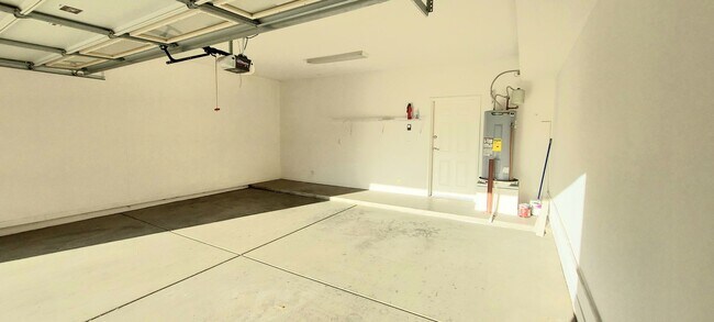 Building Photo - Short term available!! Great location! Dow...
