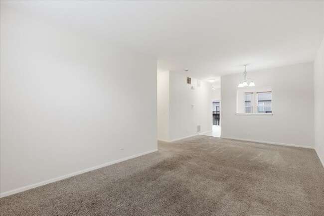 Building Photo - 28909 Pondview Dr